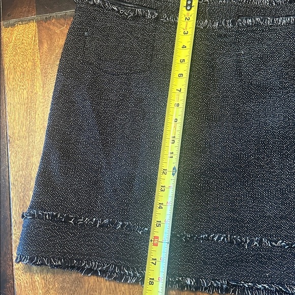 Nine West sassy short winter skirt size 8 EUC - Picture 3 of 5